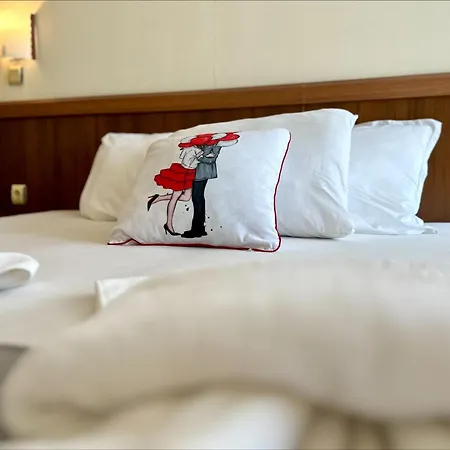 Aparthotel Grenada - Menada 2*