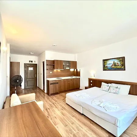 Grenada - Menada アパートホテル サニービーチ